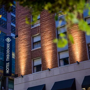 4* Hotel Theodore
